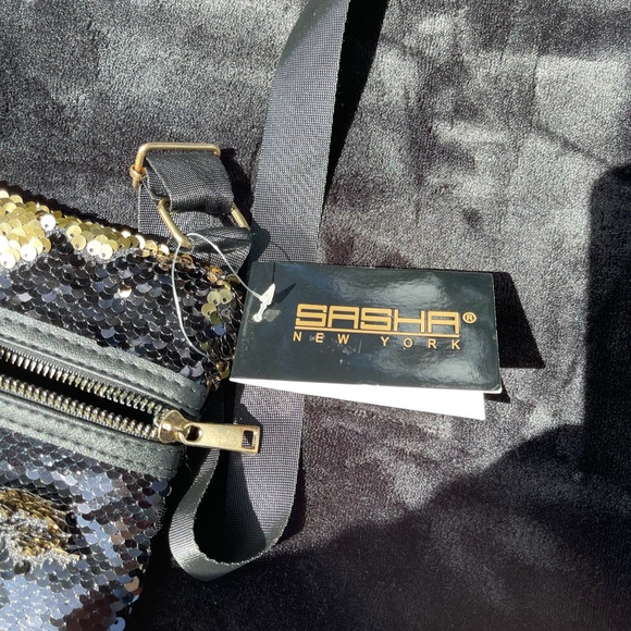 Sasha New York sequence Crossbody purse - Picture 2 of 5